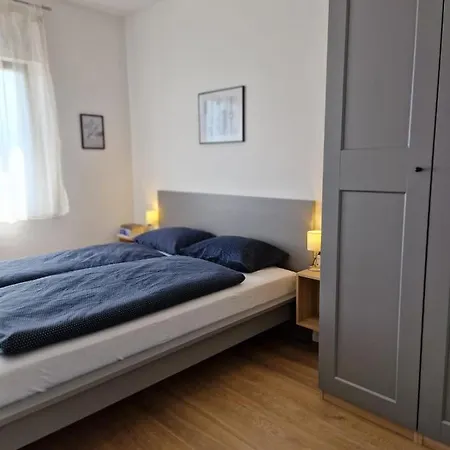 Lori Apartment *
